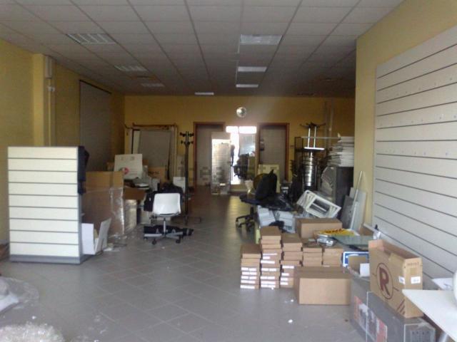 Locale in vendita di 115 m² in Via Cesana, 85