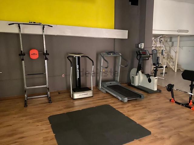 Locale in vendita di 115 m² in Via Cristoforo Colombo, 2