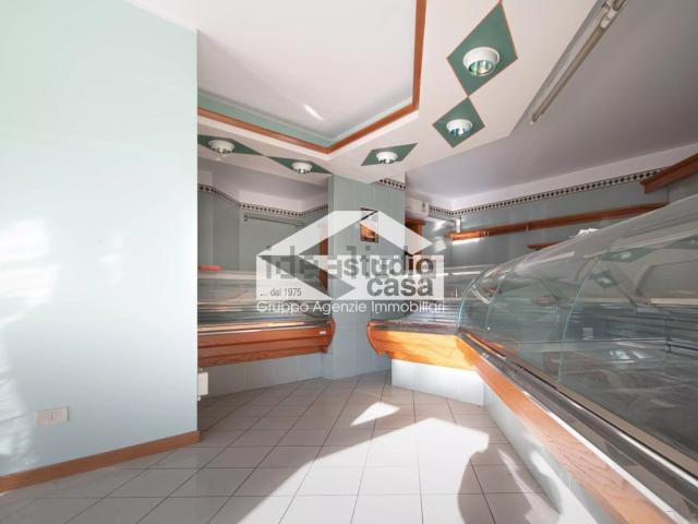 Locale in vendita di 113 m² in Via Guglielmo Marconi