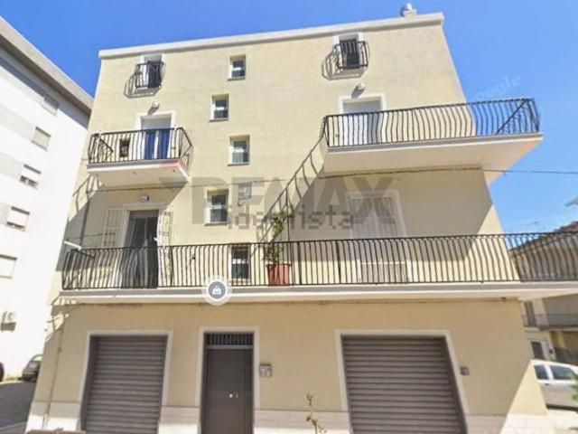 Locale in vendita di 115 m² in Via Fontanelle, 14