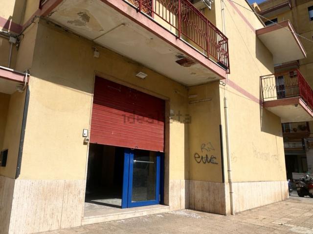 Locale in vendita di 115 m² in Via San Marino