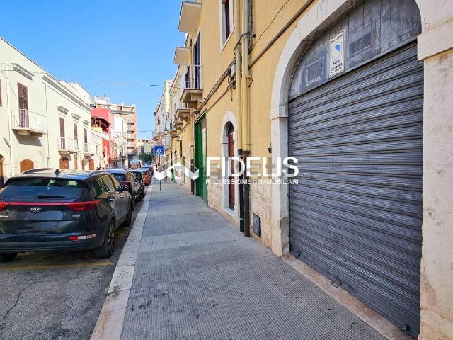 Locale in vendita di 115 m² in Via Sant&apos Angelo, 38