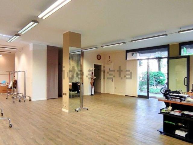 Locale in vendita di 115 m² in Via Pezzana
