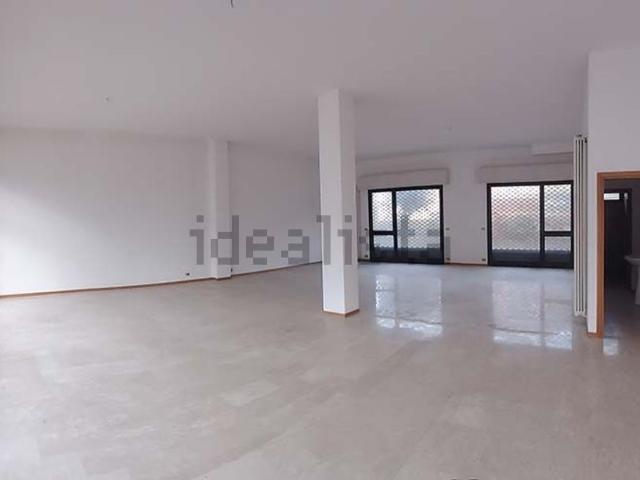 Locale in vendita di 115 m² in Via Pietro Antonelli