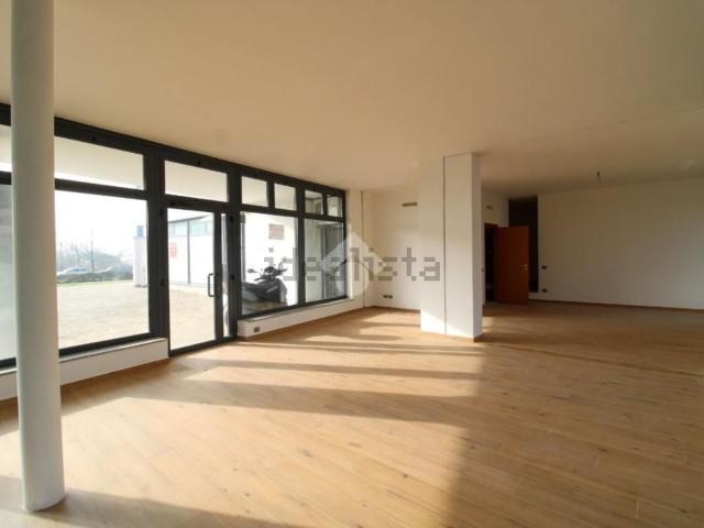 Locale in vendita di 115 m² in Via Trieste, 13