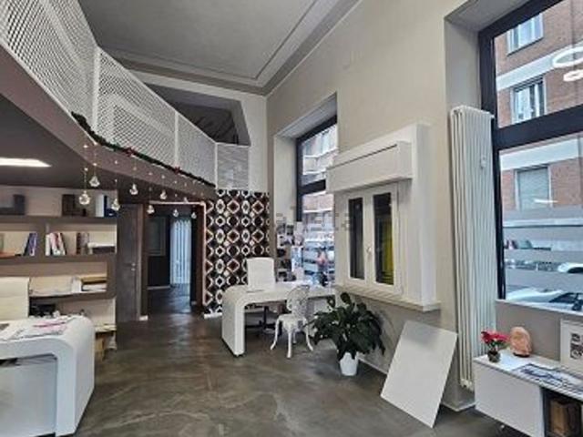 Locale in vendita di 115 m² in Piazza Amedeo Peyron, 13