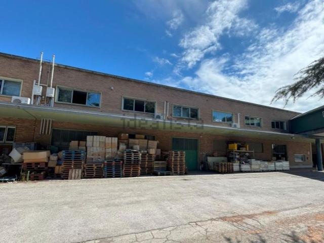 Locale in vendita di 1163 m² in Via San Donato