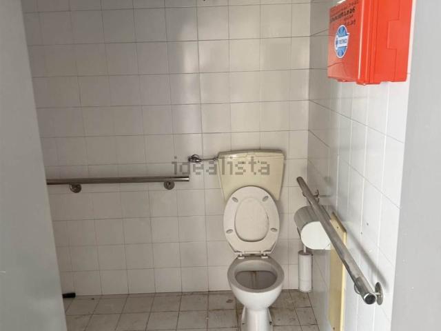 Locale in vendita di 116 m² in Via Conselvana