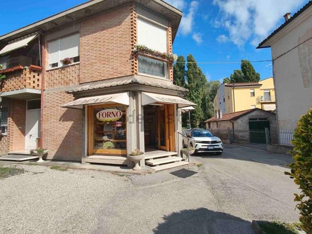 Locale in vendita di 116 m² in Via Chiesa, 246