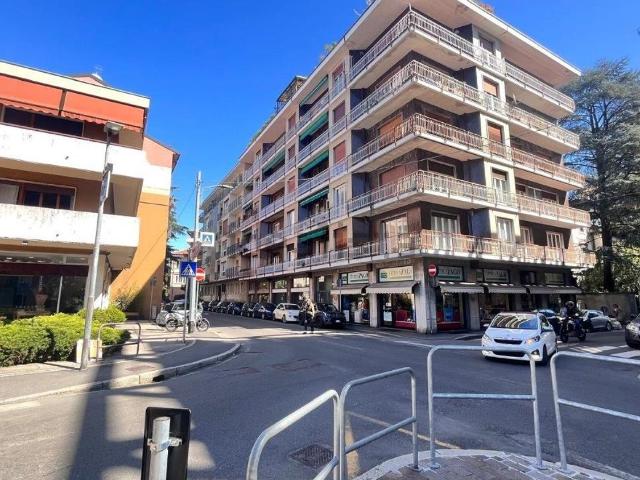 Locale in vendita di 116 m² in Via Maria Virginia Staurenghi, 28