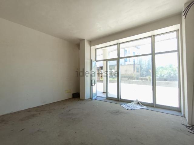 Locale in vendita di 116 m² in Via Padre Giglio, 5