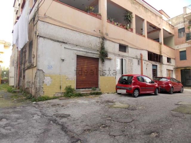 Locale in vendita di 117 m² in Via Antonio Scialoia