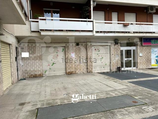 Locale in vendita di 117 m² in Via M. R. Imbriani, 110
