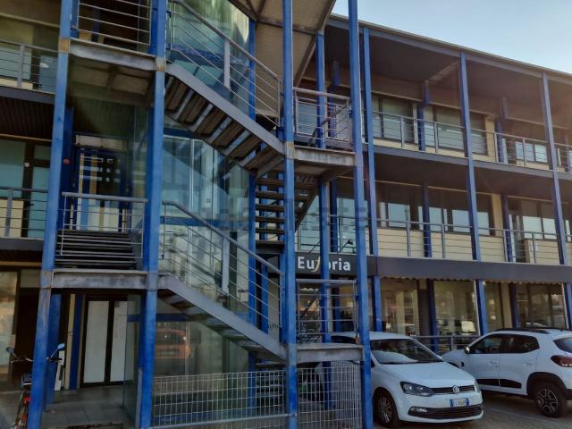 Locale in vendita di 117 m² in Via Marco Polo, 81