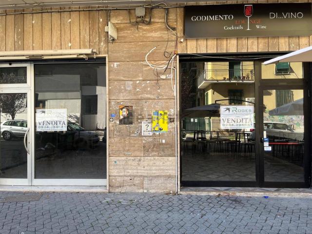 Locale in vendita di 117 m² in Via Nicola Parisio