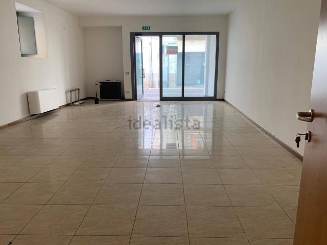 Locale in vendita di 118 m² in Via Gaetano Donizetti