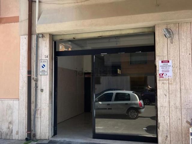 Locale in vendita di 118 m² in Via Grazia Balsamo, 54