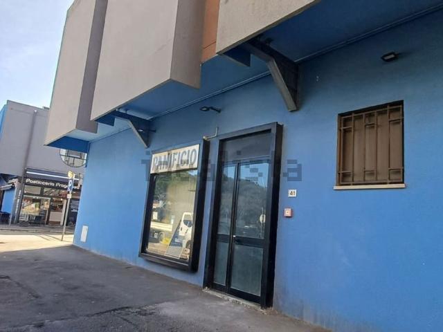 Locale in vendita di 118 m² in Via Inghilterra, 41