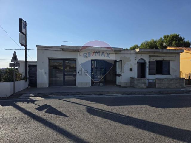 Locale in vendita di 118 m² in Via Sorda Scicli, 8