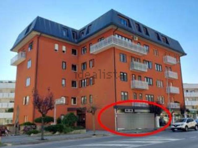 Locale in vendita di 118 m² in Viale Dolomiti