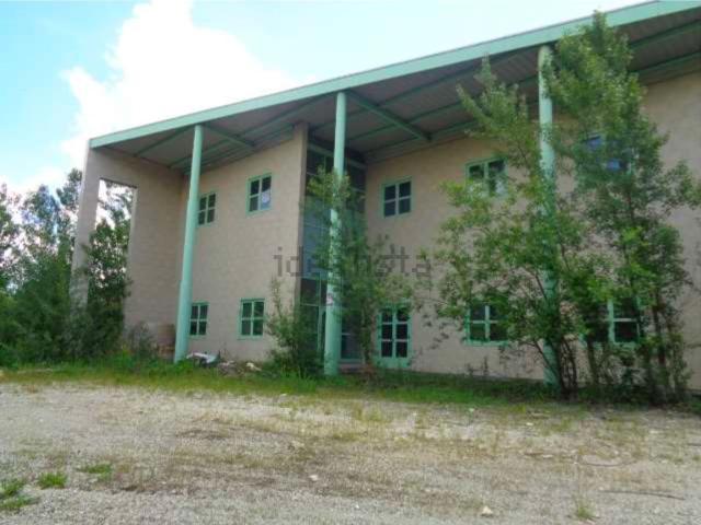 Locale in vendita di 11979 m² in Via della Pieve, 19