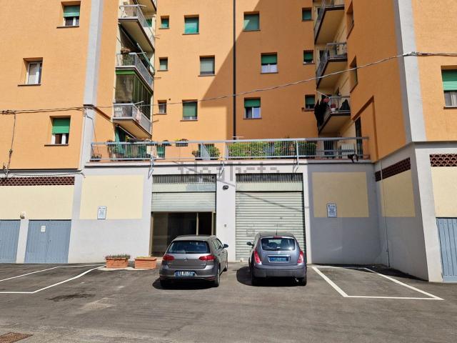 Locale in vendita di 119 m² in Via Baiesi, 112