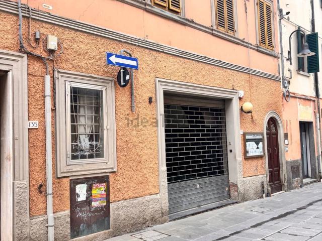 Locale in vendita di 119 m² in Via Giuseppe Mazzini, 135