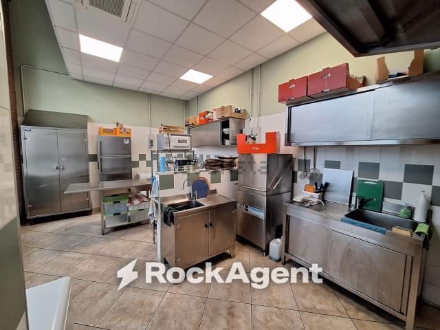 Locale in vendita di 119 m² in Via Vittorio Veneto
