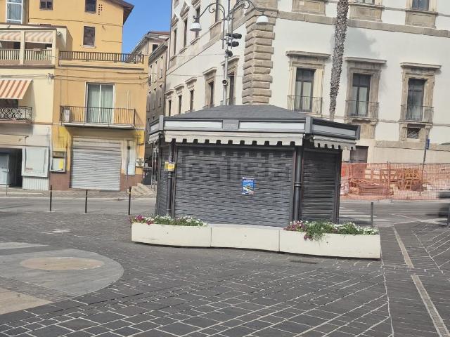 Locale in vendita di 11 m² in Piazza DELLA REPUBBLICA