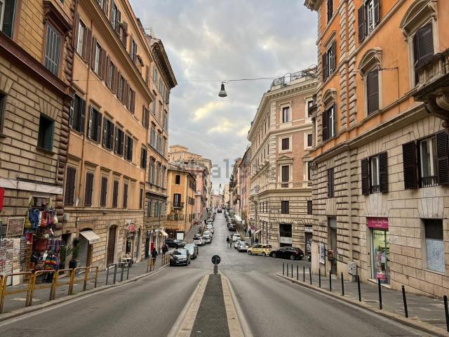 Locale in vendita di 11 m² in Via di Santa Maria Maggiore