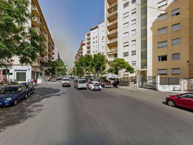 Locale in vendita di 1200 m² in Viale Mario Rapisardi, 186