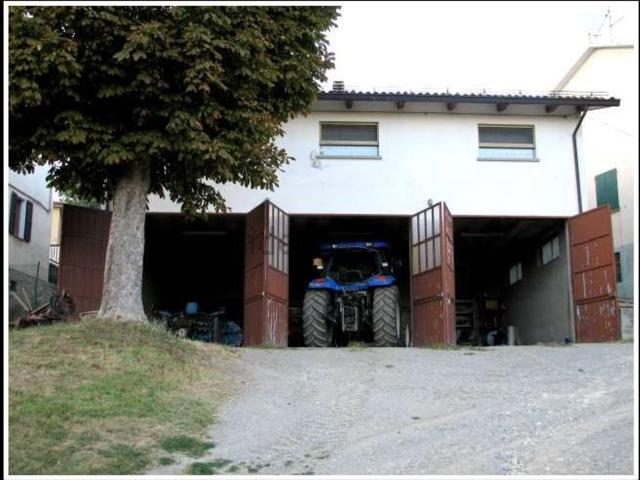Locale in vendita di 1200 m² in Strada Mozzano