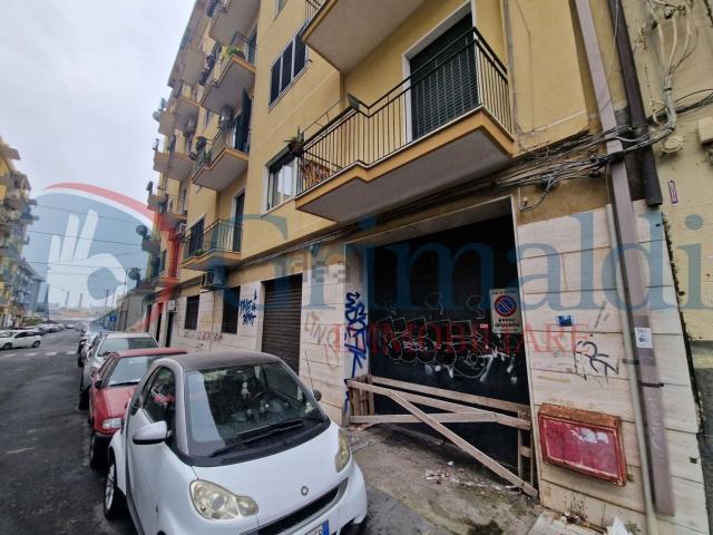 Locale in vendita di 1200 m² in Via Salemi, 6
