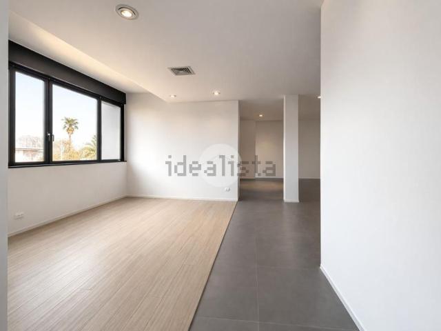 Locale in vendita di 1200 m² in Via Trieste