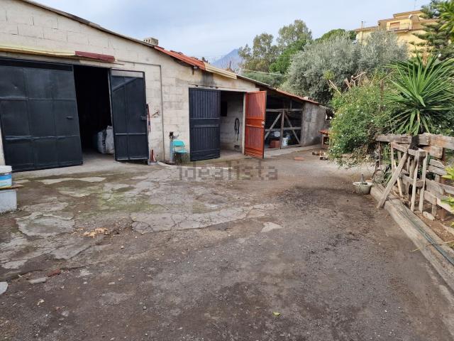 Locale in vendita di 1200 m² in Via Zara