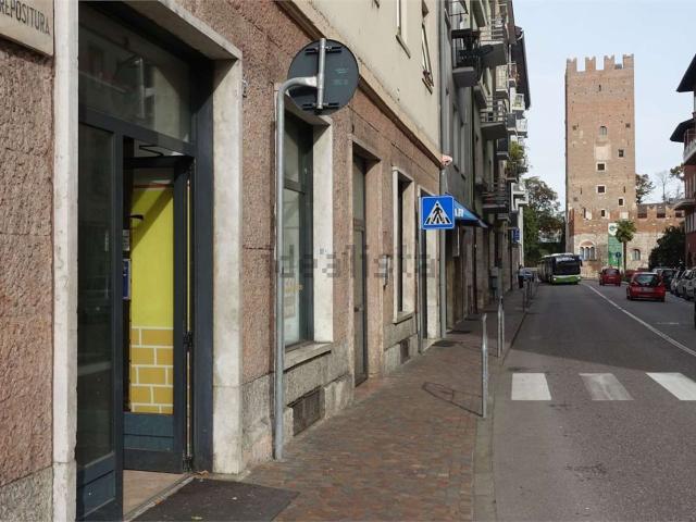 Locale in vendita di 120 m²