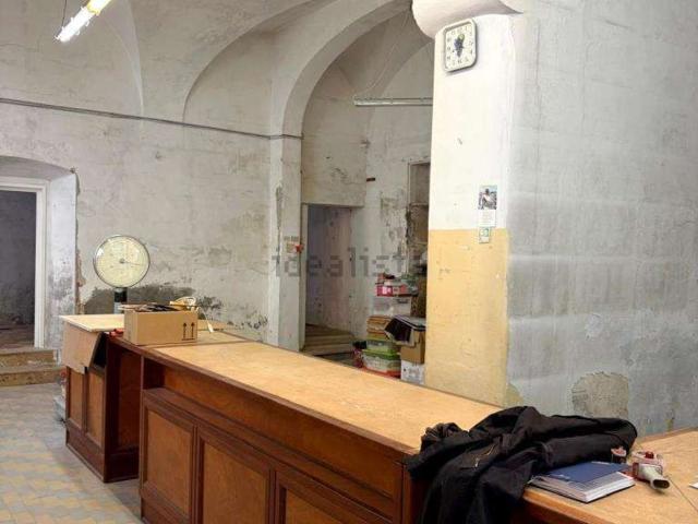 Locale in vendita di 120 m² in Via della Madonna