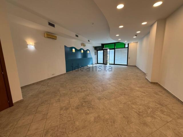 Locale in vendita di 120 m²