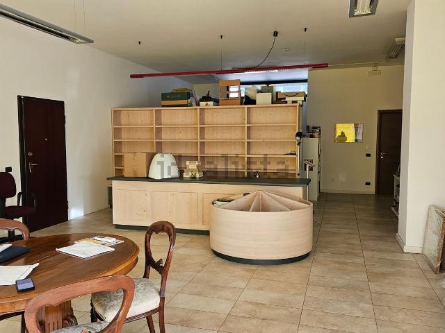 Locale in vendita di 120 m²