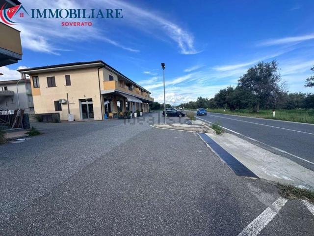 Locale in vendita di 120 m² in Via Carlo Levi