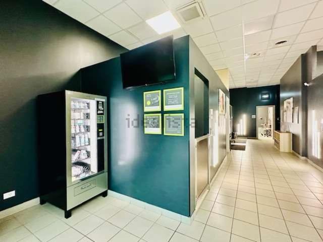Locale in vendita di 120 m² in Via Circonvallazione, 41