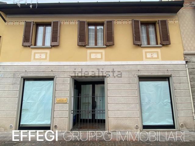 Locale in vendita di 120 m² in Via Ambrogio Villa, 25