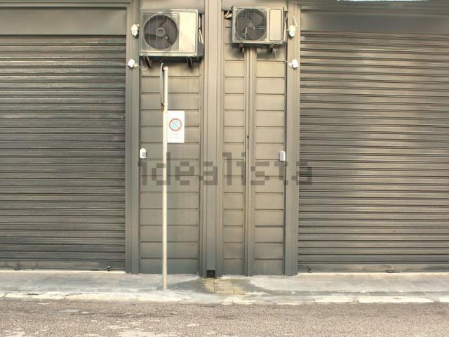 Locale in vendita di 120 m² in Via Altamura