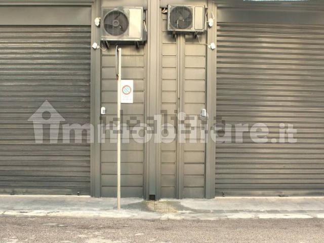 Locale in vendita di 120 m² in Via Altamura