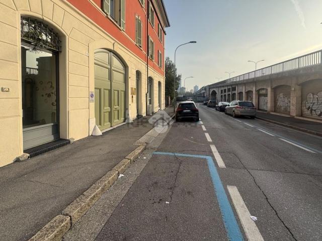 Locale in vendita di 120 m² in Via Aurelio Saffi, 1