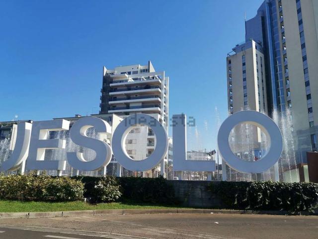 Locale in vendita di 120 m² in Via Bafile