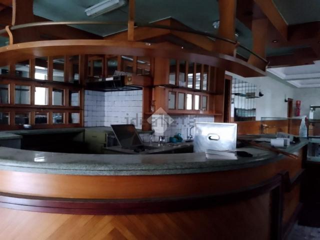 Locale in vendita di 120 m² in Via Beinette, 9