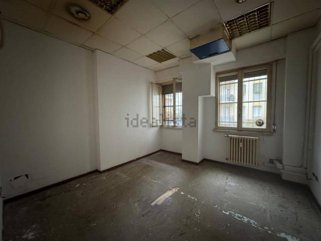 Locale in vendita di 120 m² in Via Broseta, 57
