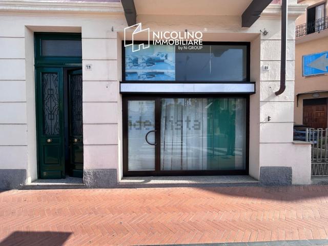 Locale in vendita di 120 m² in Via Giacomo Matteotti, 21