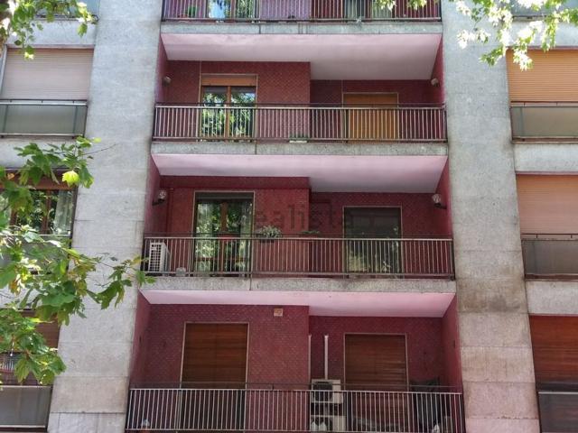 Locale in vendita di 120 m² in Via Giambellino, 41